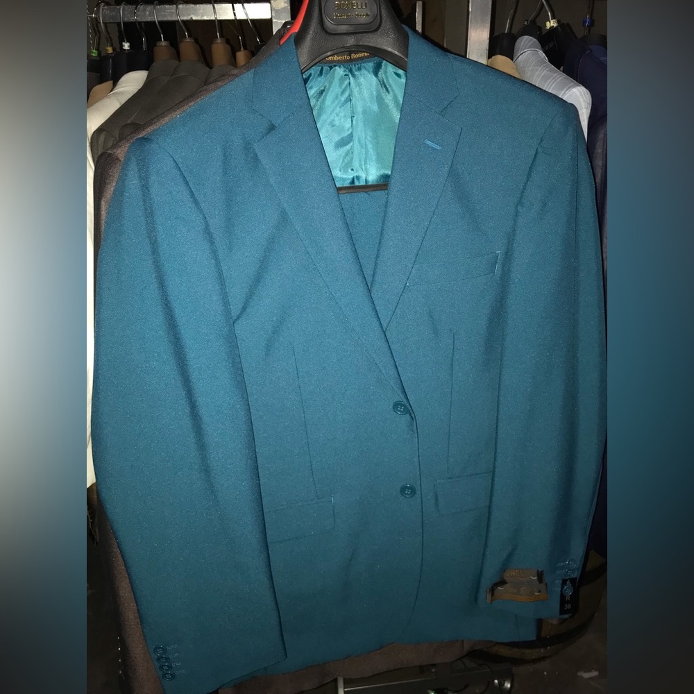 Umberio Bonelli Brand New With Tag 2-Piece Suit Size 44L